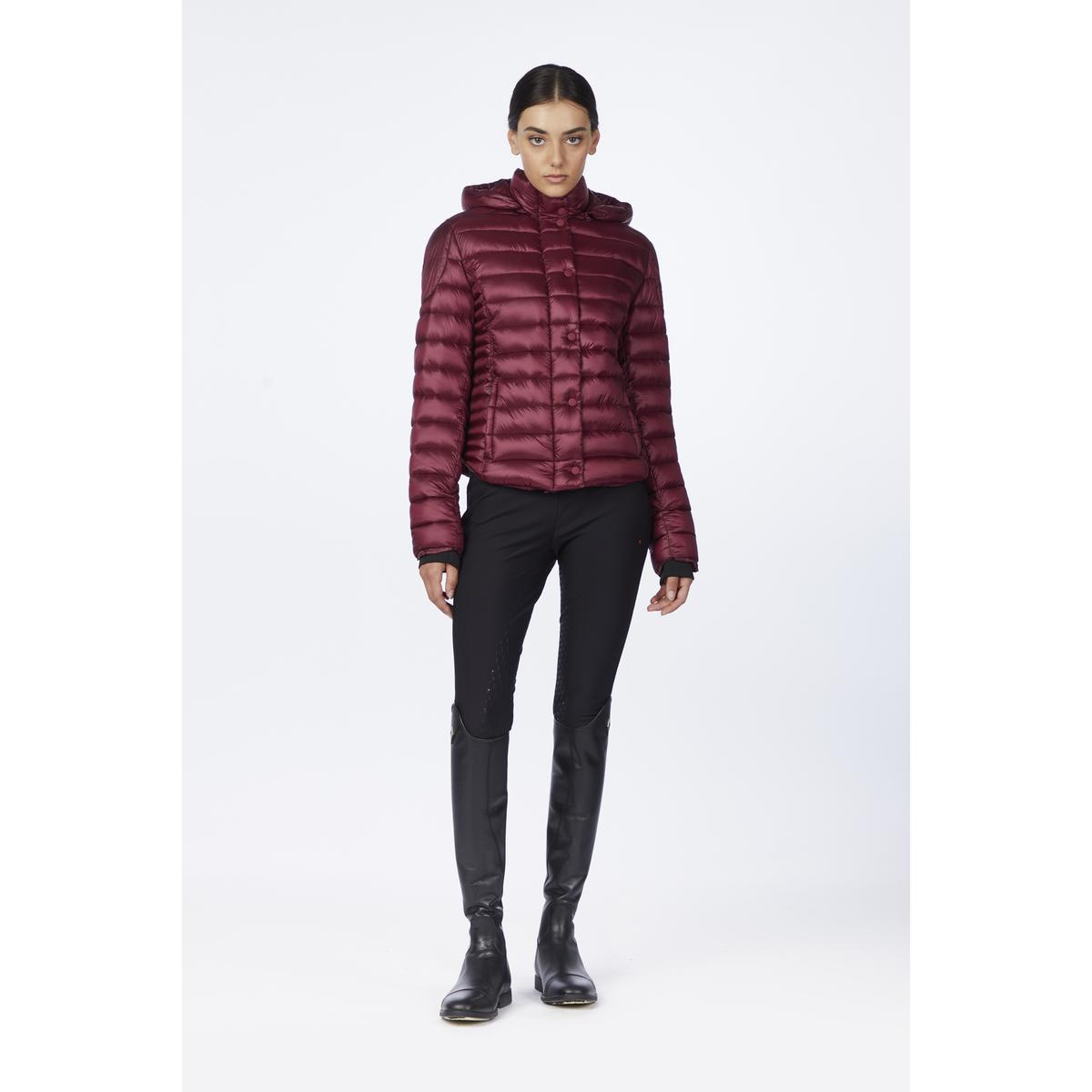 product/v/e/vestrum_52_l-_w0300_20144_-_00046_ruby-red_2.jpg