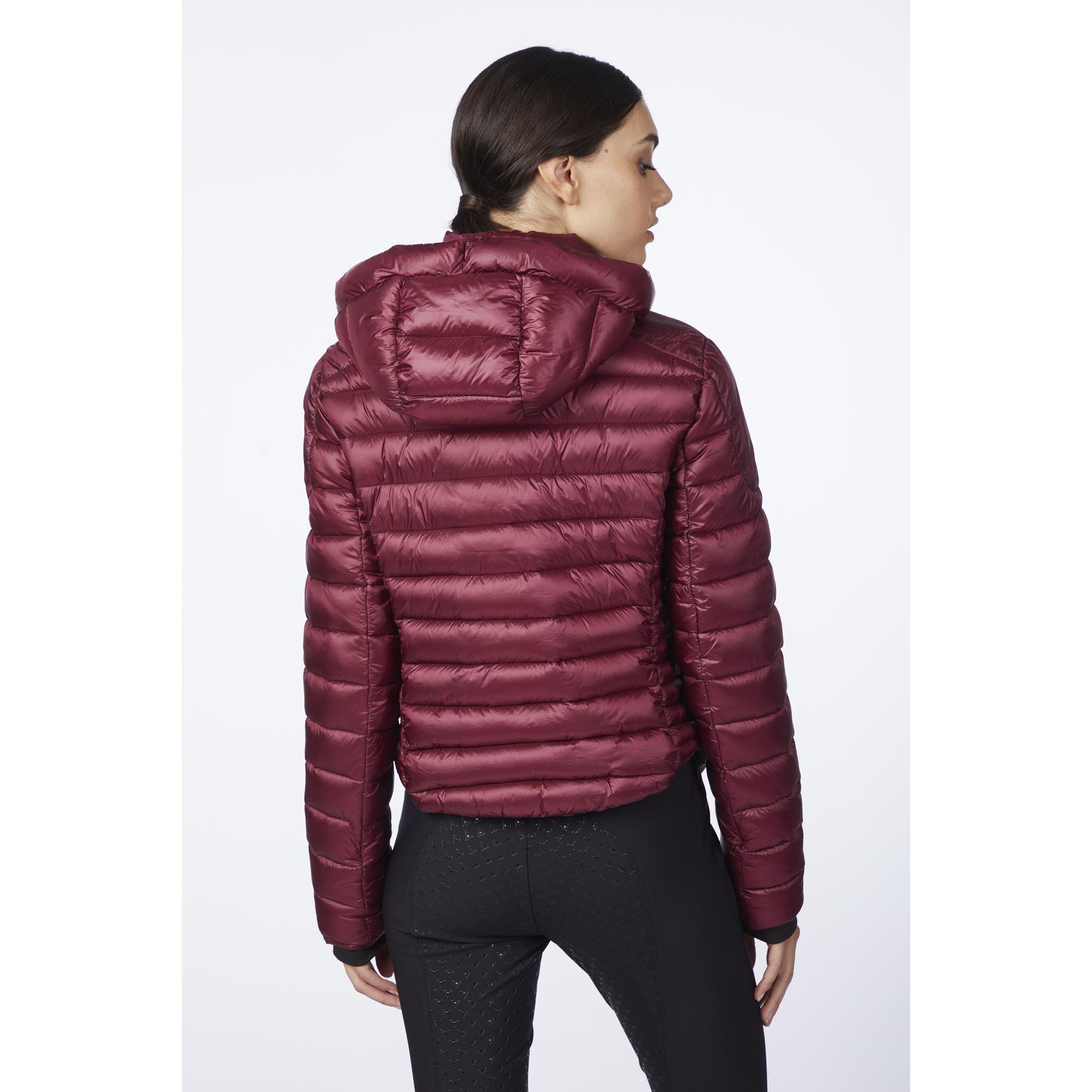 product/v/e/vestrum_52_l-_w0300_20144_-_00046_ruby-red_3.jpg