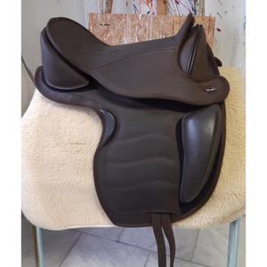 1-2009-0505005-selle-de-dressage-pour-cheval-edix-saddles-libre-brown