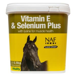 721117250-vitamines-et-mineraux-pour-cheval-vitamine-e-selenium-plus-naf-jaune-2-5-kg