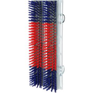 293130-brosse-pour-elevage-bovins-selon-kerbl-bully-itw-rouge-bleu-30x90-cm