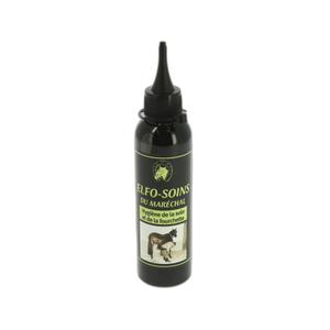716008-soin-sabots-pour-cheval-en-huile-de-cade-dans-une-flacon-125-ml-la-gamme-du-marechal-marron-125-ml